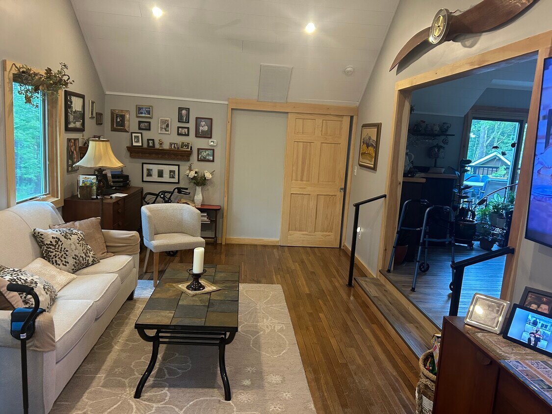 Building Photo - 264 Bald Hills Rd N