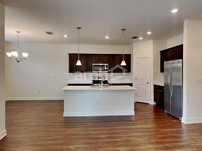 Building Photo - 1016 Walden Pond Dr