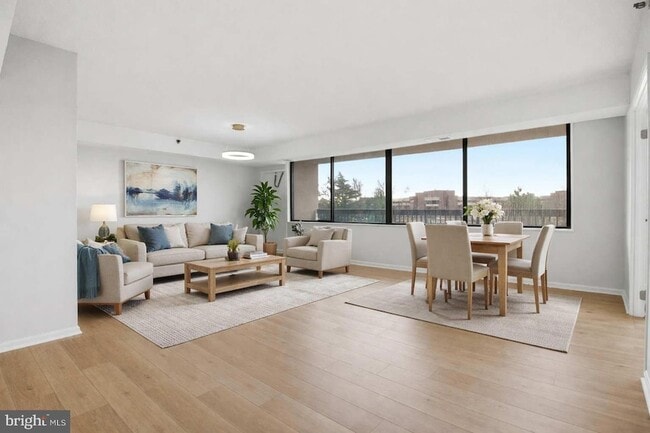 Building Photo - 3713 S George Mason Dr