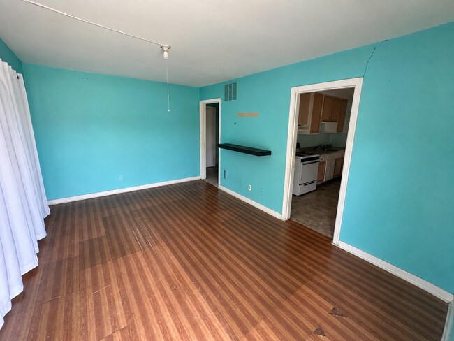 Building Photo - 2122 French Ave