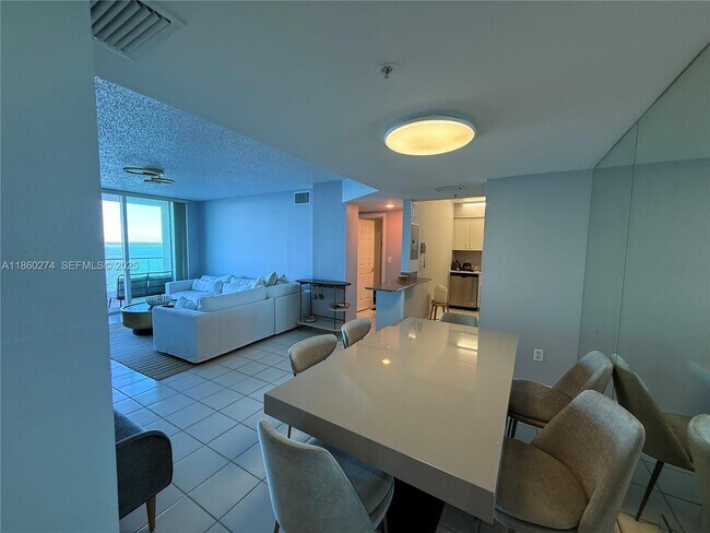 Foto del edificio - 800 Claughton Island Dr