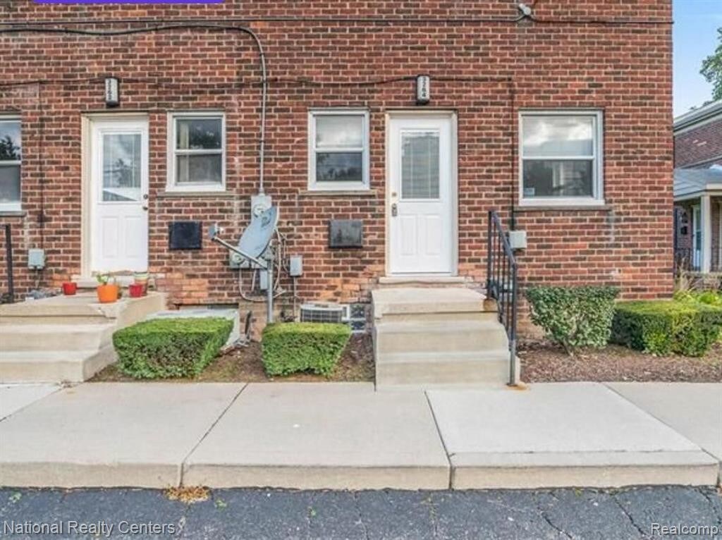 3264 Coolidge Hwy, Royal Oak, MI 48073 Condo for Rent in Royal Oak