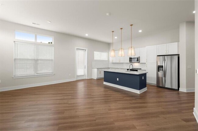 Foto del edificio - 2648 Sandy Plains Rd