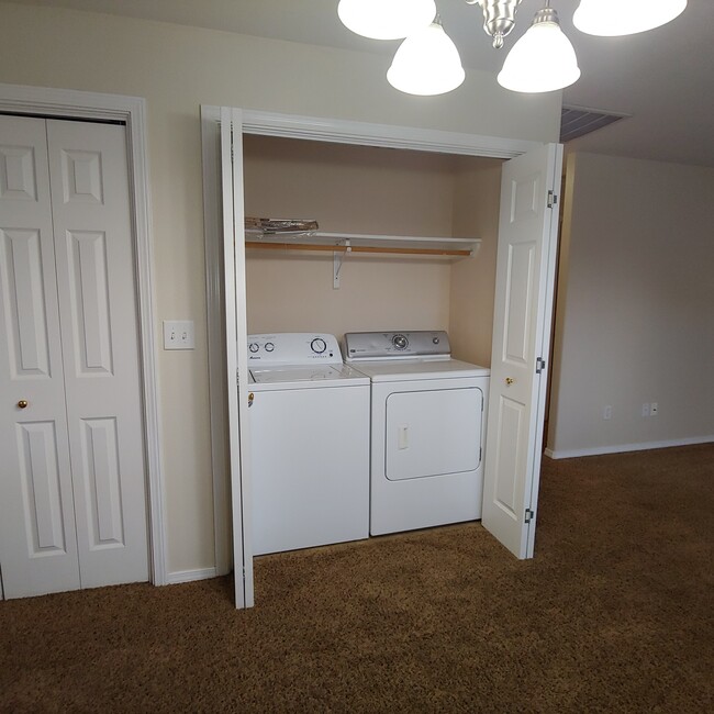 Laundry - 3827 W Alpine St