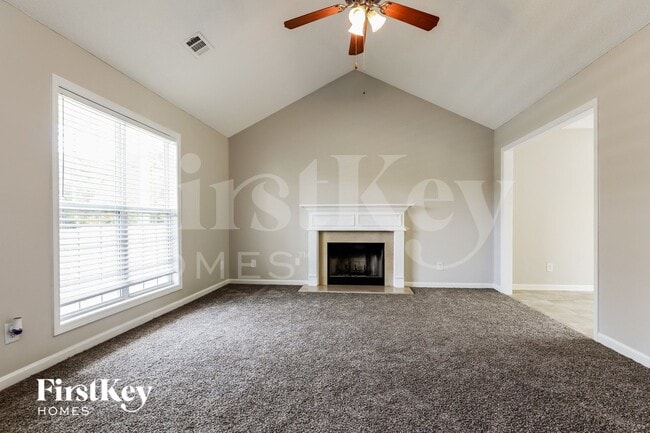 Foto del edificio - 305 Carly Ct