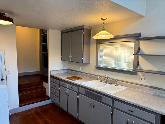 Foto del edificio - 2 Bedroom, 1.5 Bathroom on Jefferson St.