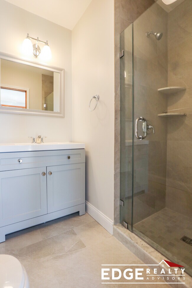 Building Photo - 32 Montfern Ave