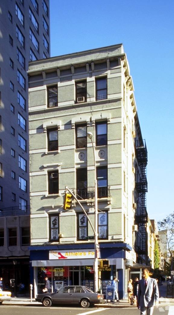 Building Photo - 201 E 61st St