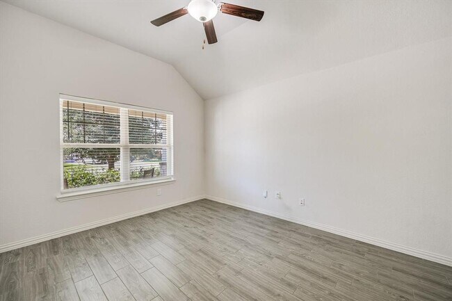 Foto del edificio - 3316 Amerigo Pl