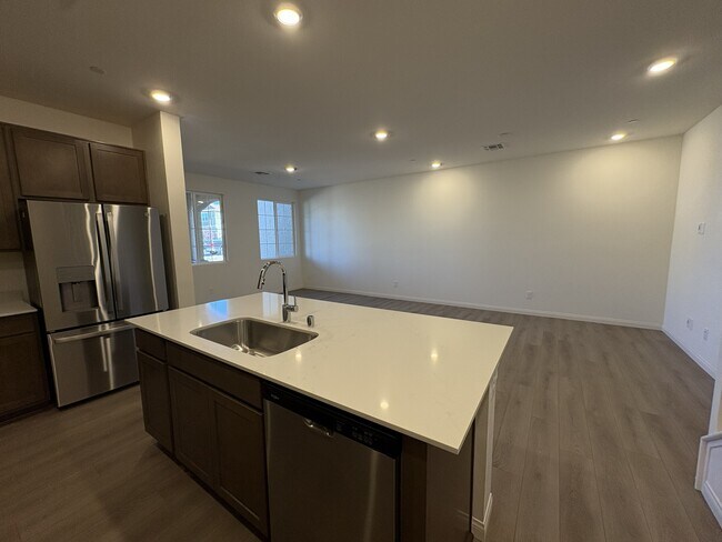 Cocina - 2485 Rofrano Pl