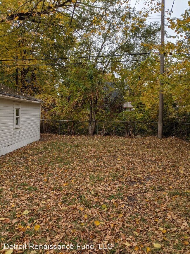 Building Photo - 3 br, 1.5 bath House - 19431 PATTON