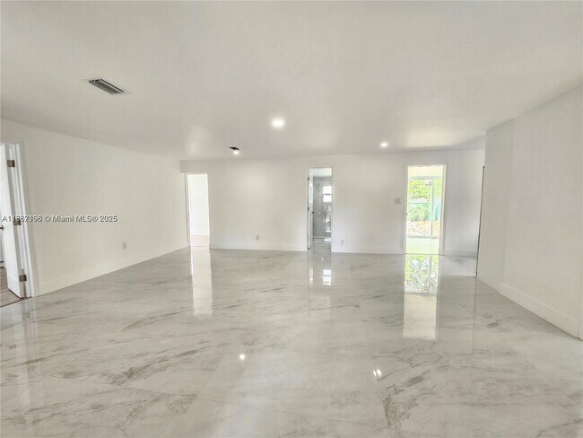 Foto del edificio - 11712 NW 3rd Ave
