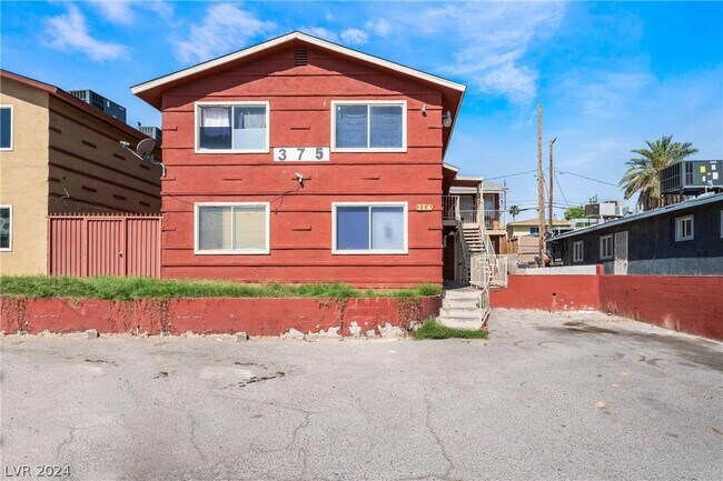 Building Photo - 375 N 15th St