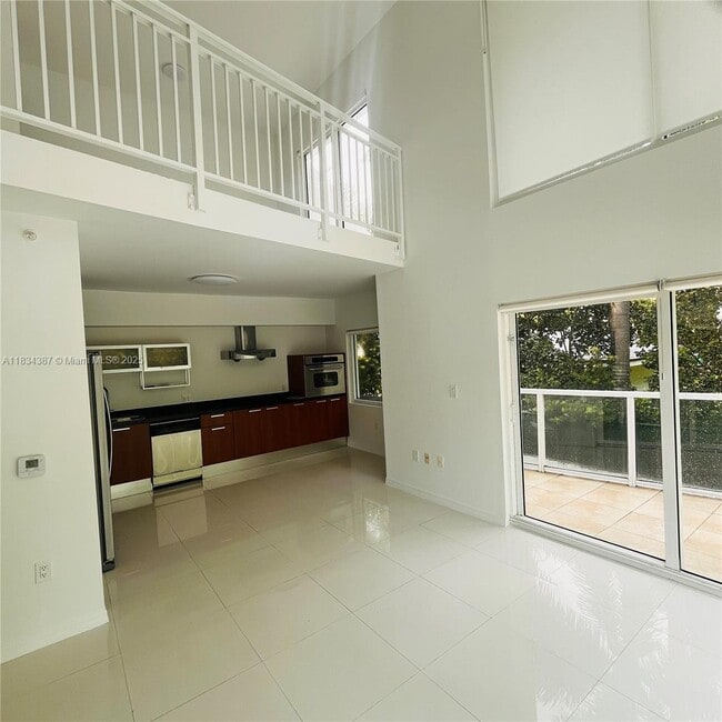 Living Room - Open kitchen to living room - 1650 Brickell Ave