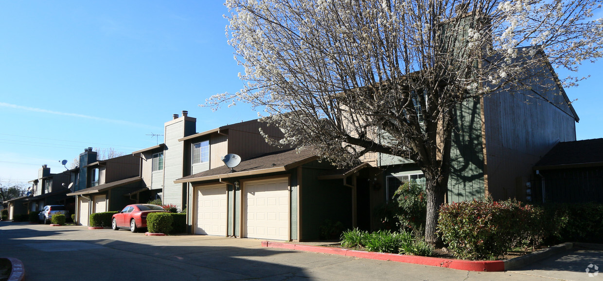 Building Photo - Watt Avenue Gardens Townhomes