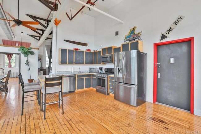 Building Photo - 52 Webster Ave