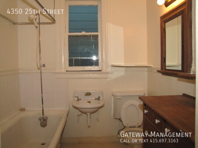 Foto del edificio - Noe Valley railroad flat -original detail ...