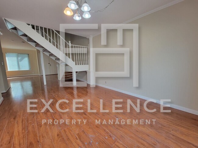 Building Photo - 3/2.5 Townhouse with 2 Car Garage,