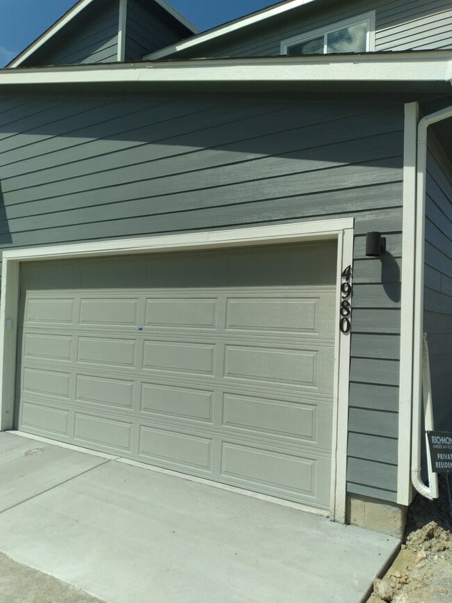 Building Photo - 4980 Construct Pt