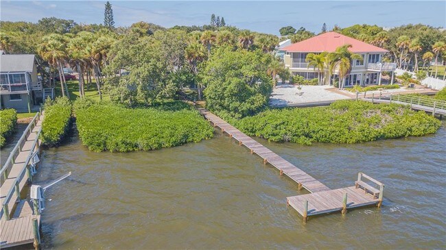 Foto del edificio - 4093 Pelican Shores Cir