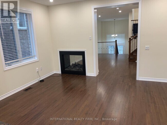 Building Photo - 74 Fawnridge Rd