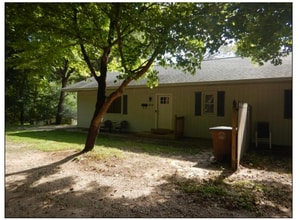 Building Photo - 824 Elizabeth Ave