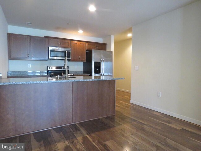 Building Photo - 130 S 46th St