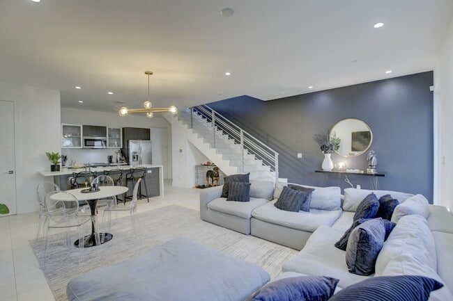 Photo - 1045 NE 18th Ave Townhome