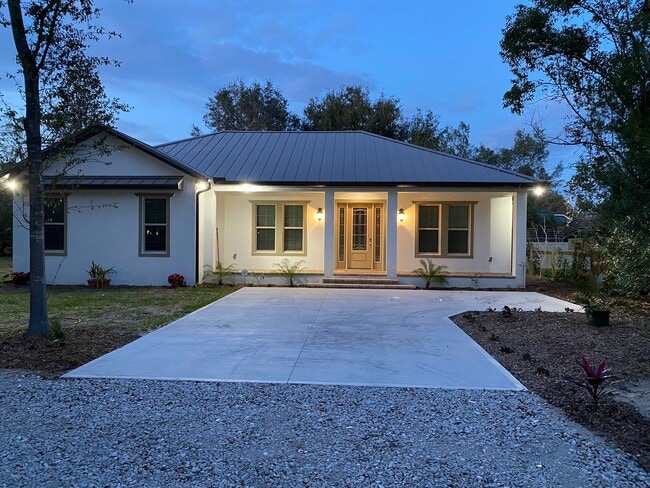 Building Photo - 921 Foxfire Trail