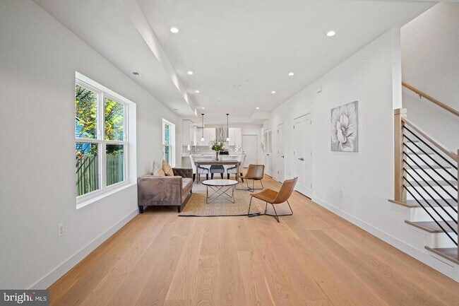 Foto del edificio - 4421 Kane Pl NE