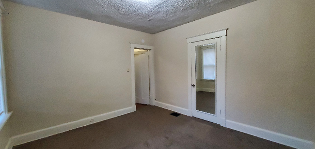 Building Photo - 2950 Kling Ave