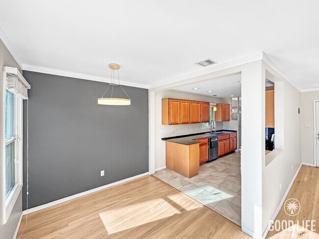 Foto del edificio - Great 3B/2BA House in Allied Gardens with a Pool!