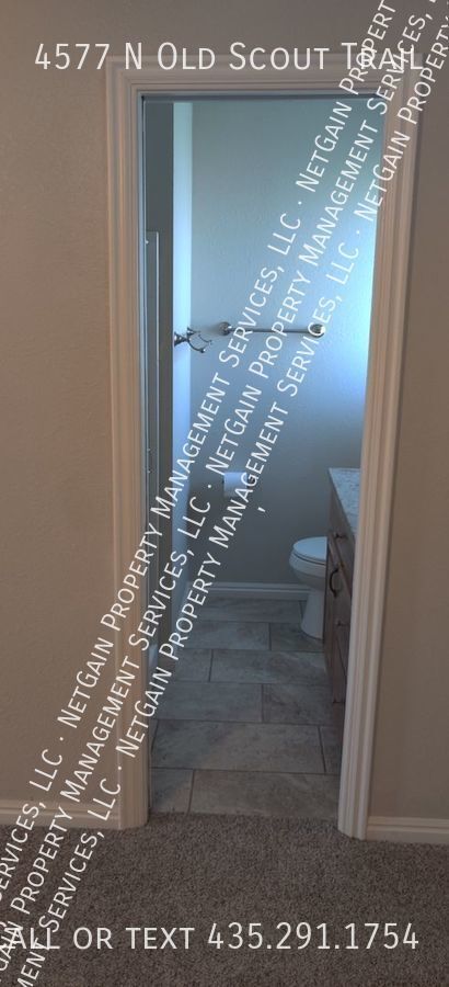 Foto del edificio - 4 bedroom Home in Enoch