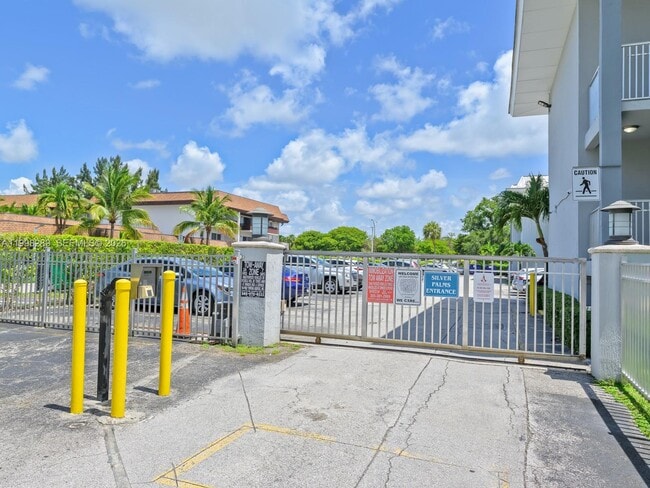 Building Photo - 7403 SW 82nd St