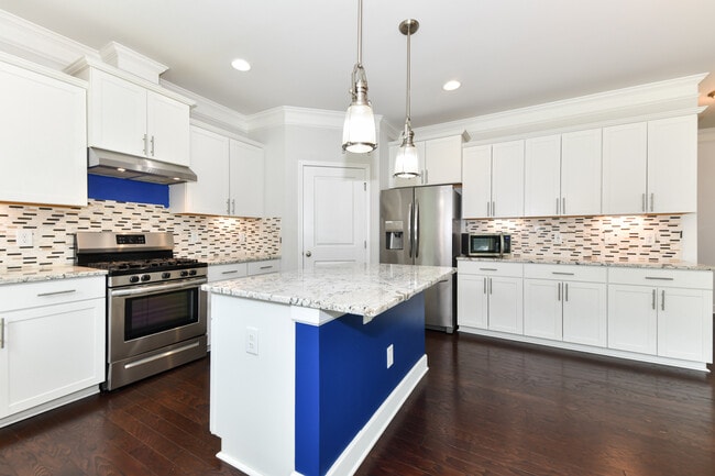 Building Photo - 406 Fairmile Dr