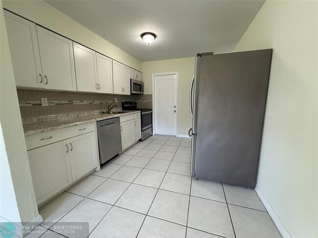 Foto del edificio - 634 SW 4th Ave
