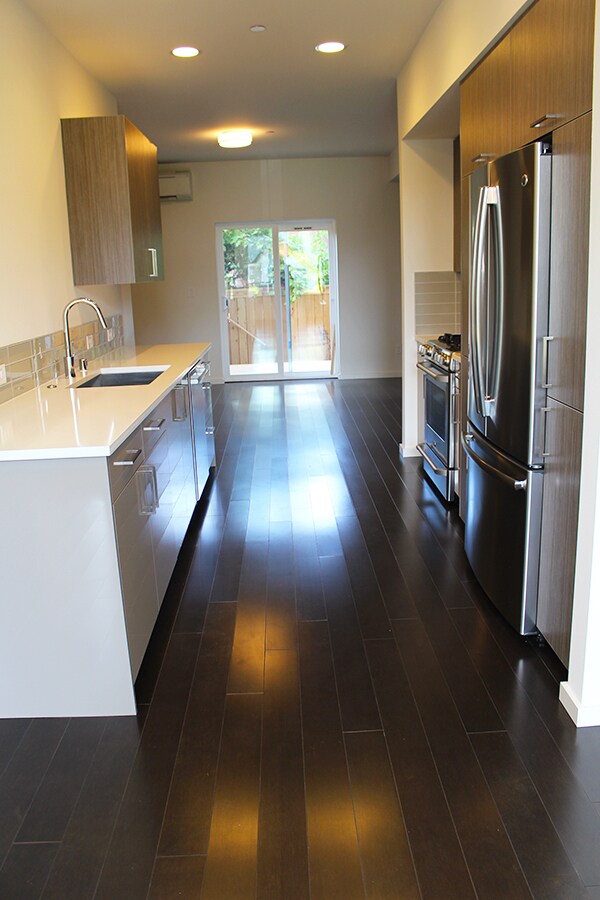 Foto del edificio - CROWN HILL TOWNHOME W HIGH END FINISHES & ...