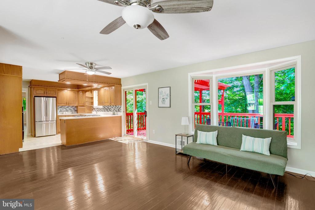 Foto principal - 8449 Thames St
