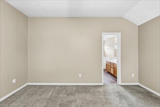 Building Photo - 5010 Deer Path Dr
