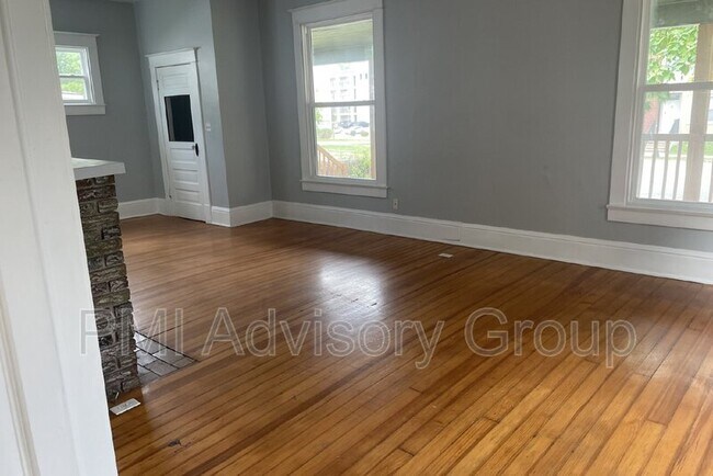 Foto del edificio - 1415 SW Washburn Ave