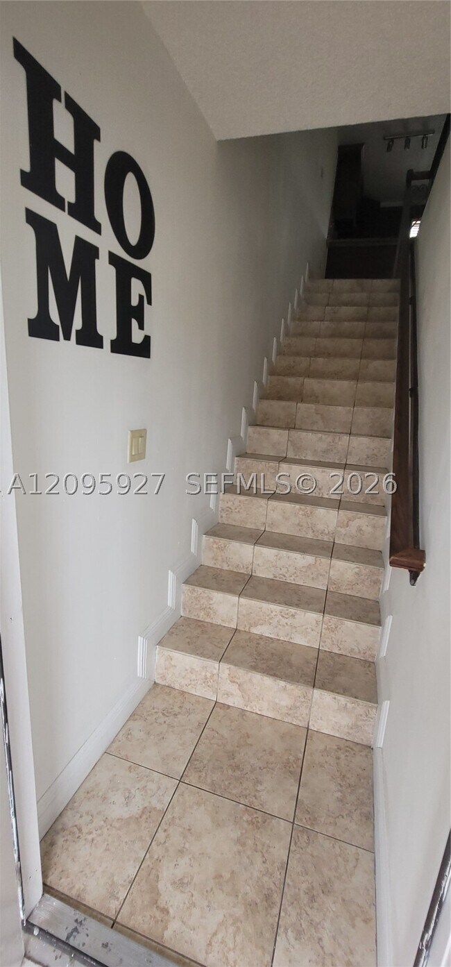 Building Photo - 3254 W 70th St