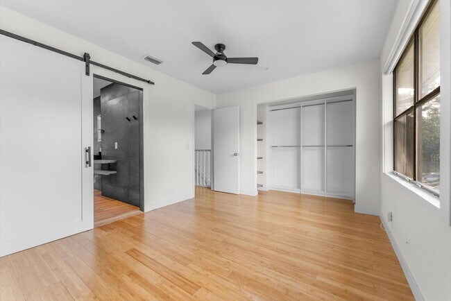 Foto del edificio - 850 Hill Dr