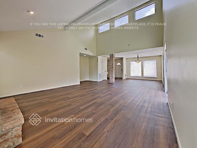 Building Photo - 13414 Pantano Dr