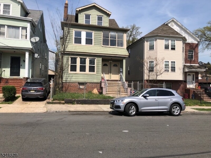 Foto principal - 83 Mapes Ave