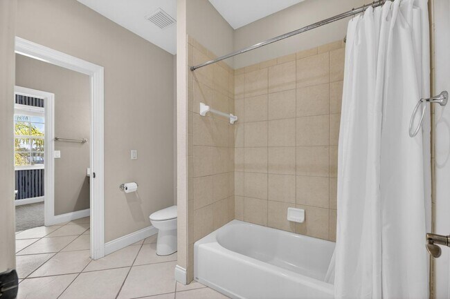 Building Photo - 5536 Luminar Pointe Ln