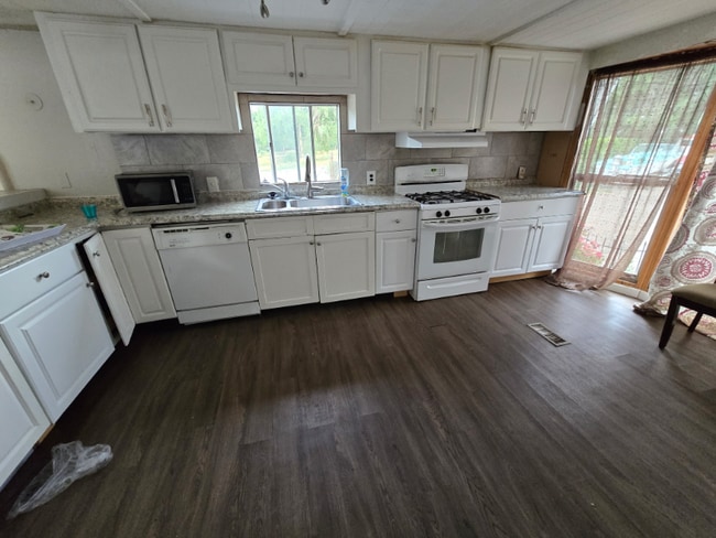 Photo - 10 9th Ave House