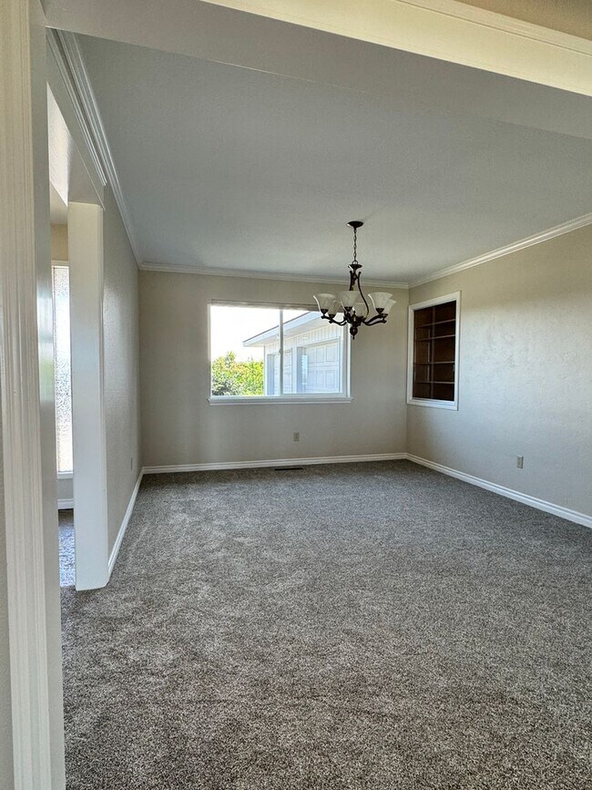 Foto del edificio - Large lower valley home, freshly remodeled...