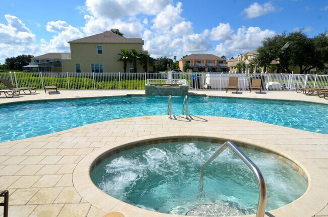 Building Photo - 1520 Retreat Cir