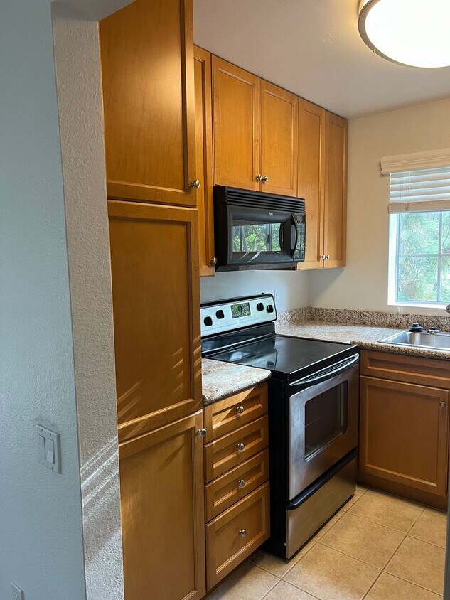Primary Photo - Exquisite 1 Bedroom, 1 Bathroom In Unit Wa...