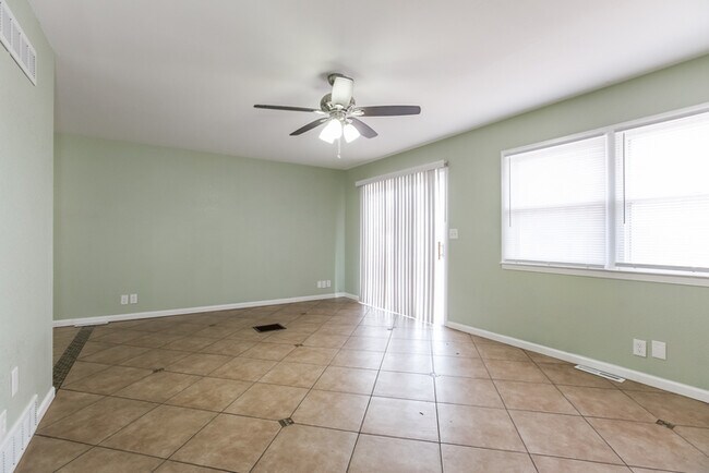 Foto del edificio - 3 Bedroom in Independence, MO